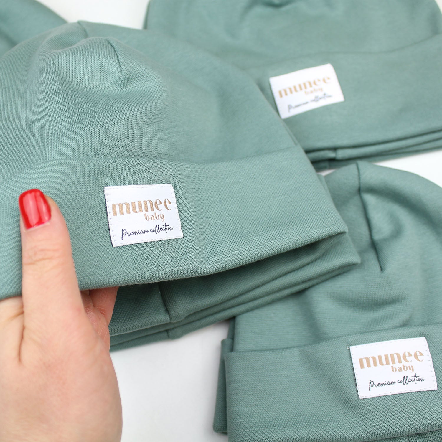 Cappellino in cotone elasticizzato per mezze stagioni 0-10 anni