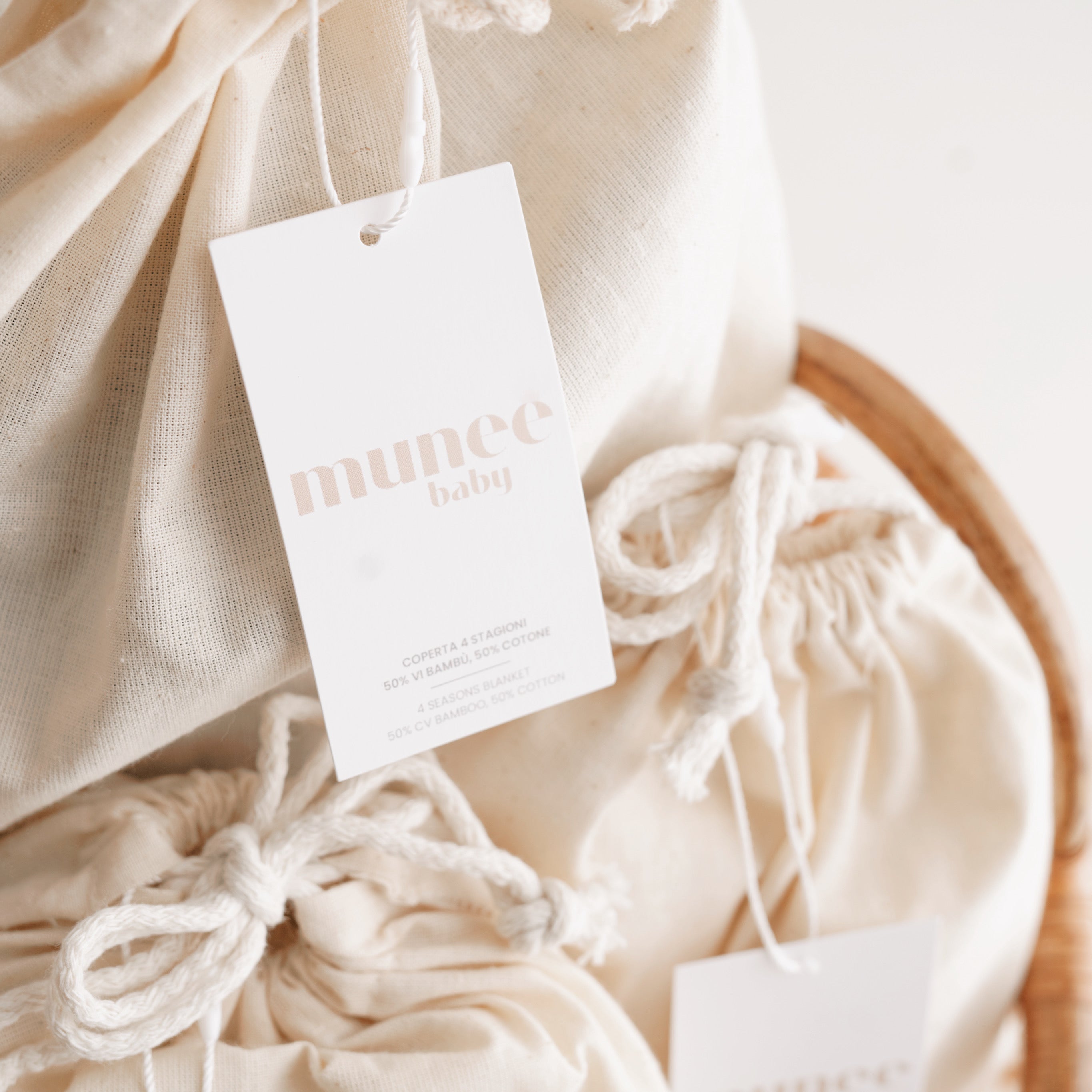 Luxury Bamboo™ | Coperta termoregolante traforata in bambù – Trama Foglie 80x100 cm