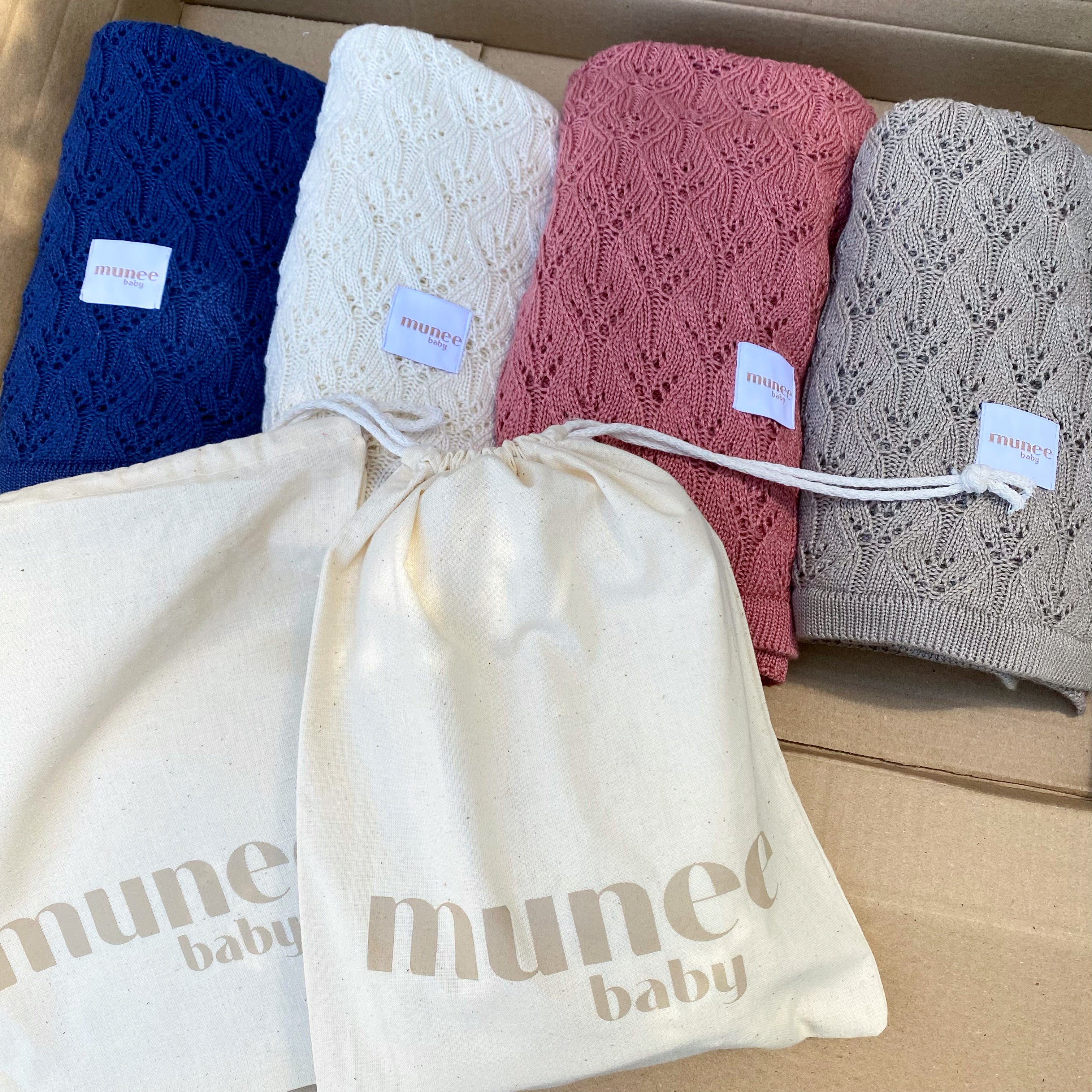 Luxury Bamboo™ | Coperta termoregolante traforata in bambù – Trama Foglie 80x100 cm