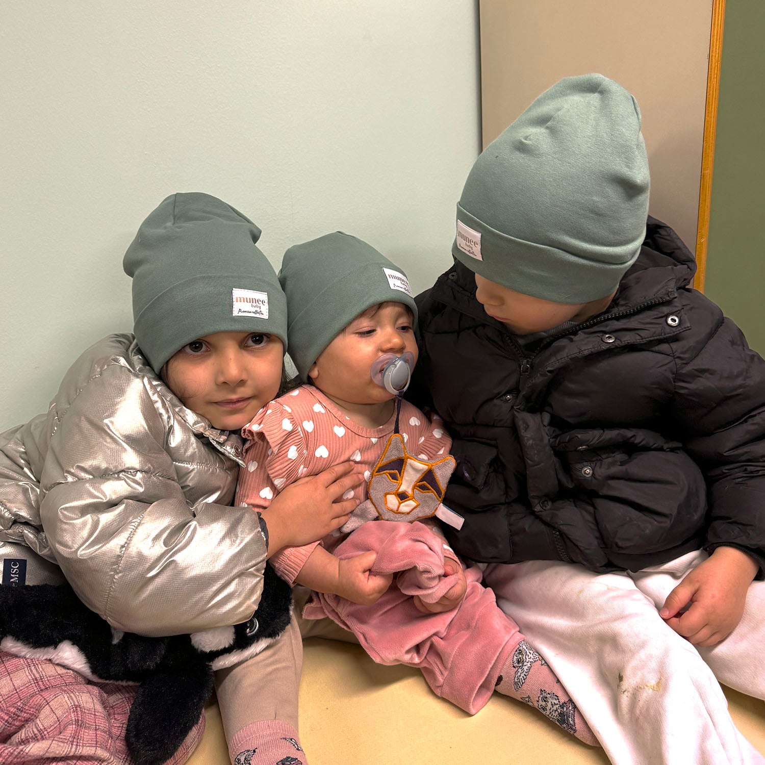 Cappellino in cotone elasticizzato per mezze stagioni 0-10 anni